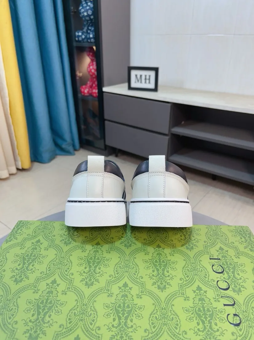 Men's shoes 💰458🌹🌹GUCCI [Gucci] New high-end brand of men's shoes, the latest fashionable casual men's shoes, trendy and versatile, relaxed and sporty style, uppers imported from Italy, first-layer cowhide, genuine leather lining, and ultra-fine workmanship. Original personalized fashionable rubber wear-resistant outsole, light and comfortable on the foot, size 38-44